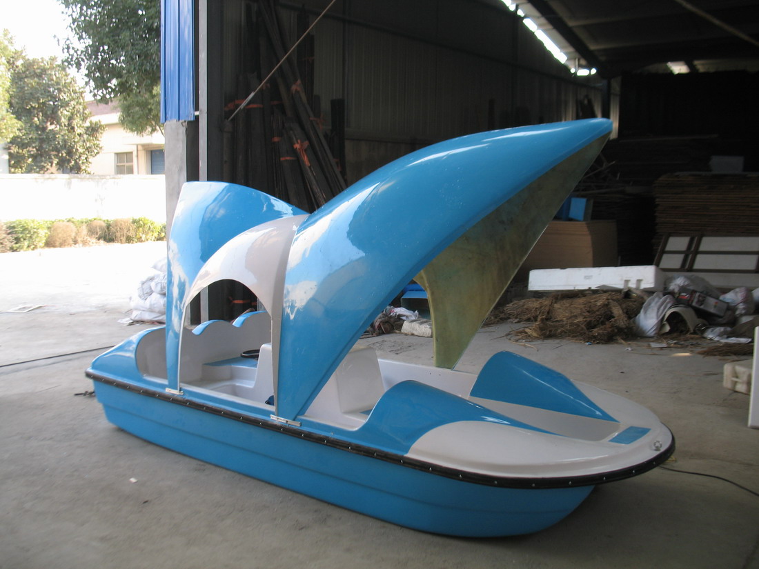 點擊放大 悉尼歌劇院腳踏船