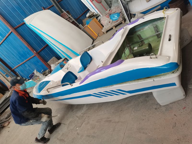 公園游船維護(hù)